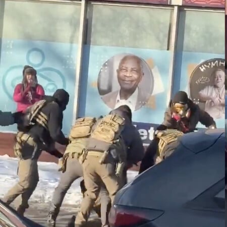 ΜΙΝΕΑΠΟΛΗ ΠΥΡΟΒΟΛΗΣΑΝ ICE 