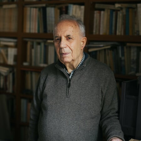 Χρήστος Λούκος: «Η ιστορική άγνοια στην Ελλάδα φαίνεται από την επιτυχία της ταινίας του Σμαραγδή»