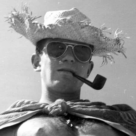 Γιάννης Τσεκλένης (1937-2020): Ο σχεδιαστής που λάνσαρε την ελληνική μόδα στα πέρατα του κόσμου