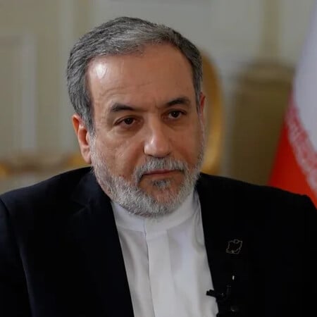 Ιράν: «Μπορούμε να καταλήξουμε σε συμφωνία» λέει ο ΥΠΕΞ ενώ οι ΗΠΑ απειλούν με πλήγμα