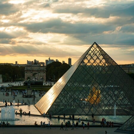 ΛΟΥΒΡΟ ΜΟΥΣΕΙΟ ΑΠΕΡΓΙΑ