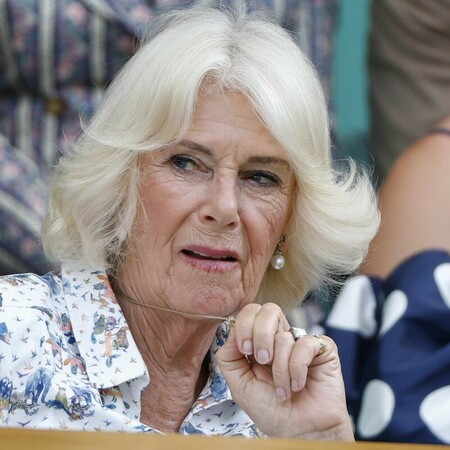 Βασίλισσα Καμίλα: «Θα βοηθήσει η βασιλική οικογένεια την έρευνα για τον Έπσταϊν;» - Η ερώτηση που αγνόησε σε εμφάνισή της