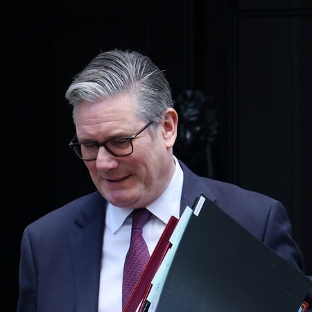 ΚΙΡ ΣΤΑΡΜΕΡ ΠΑΡΑΙΤΗΣΗ ΕΠΣΤΑΙΝ ΒΡΕΤΑΝΙΑ