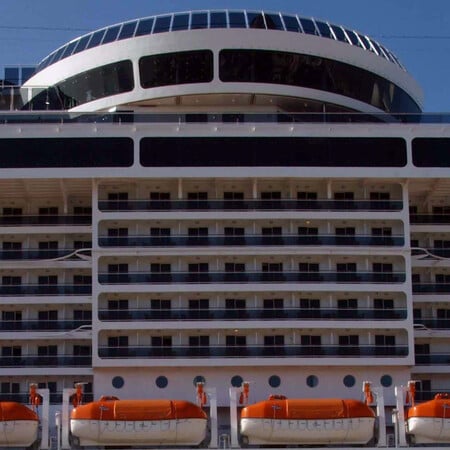 Ακυβέρνητο κρουαζιερόπλοιο λόγω βλάβης στο λιμάνι του Πειραιά