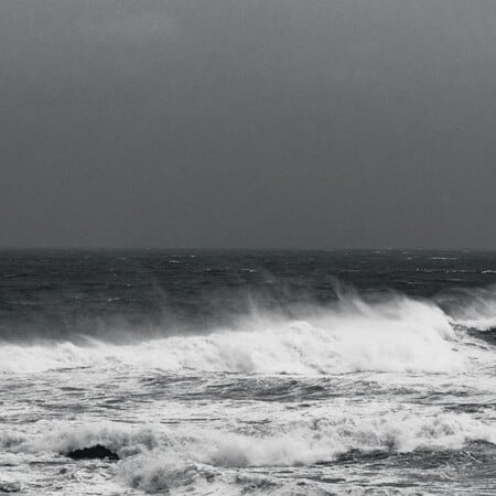 Σε εξέλιξη ισχυρή κακοκαιρία - Προσοχή το επόμενο 24ωρο για θυελλώδεις ανέμους και έντονες καταιγίδες