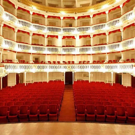 ΦΩΤΙΑ ΝΑΠΟΛΗ ΘΕΑΤΡΟ SANNAZARO