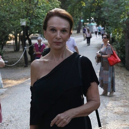 ΜΑΙΡΗ ΒΙΔΑΛΗ ΗΘΟΠΟΙΟΣ ΓΟΝΕΙΣ ΟΧΙ