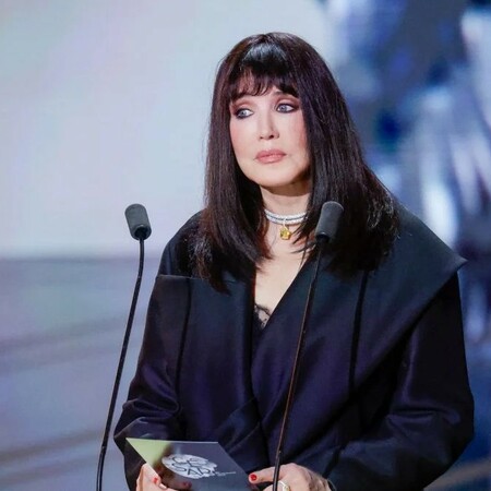 Η Isabelle Adjani κάλεσε τους άνδρες να σηκωθούν όρθιοι στα Césars για τη βία κατά των γυναικών