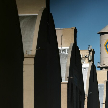 Reuters για εξαγορά Warner Bros: Στα 110 δισ. δολάρια το «deal» με την Paramount