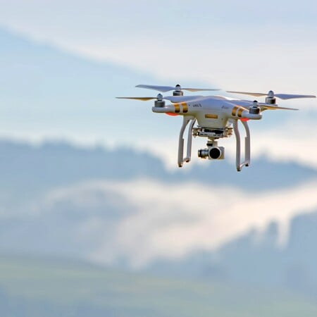 ΚΥΠΡΟΣ DRONE ΚΛΕΙΣΤΑ ΣΧΟΛΕΙΑ ΑΠΟΜΑΚΡΥΝΣΗ ΚΑΤΟΙΚΟΙ