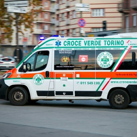 ΙΤΑΛΙΑ ΑΣΘΕΝΟΦΟΡΟ ΟΔΗΓΟΣ 