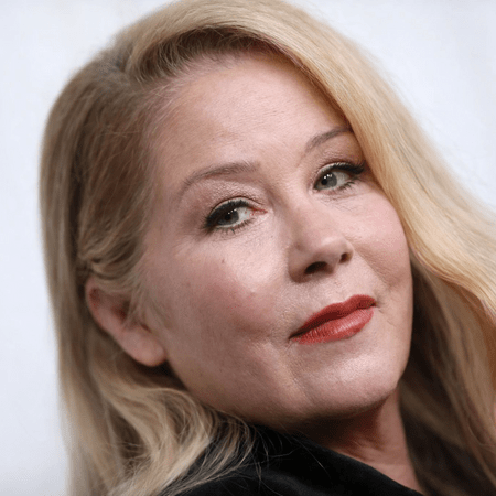 Από την Kelly Bundy στη σκλήρυνση κατά πλάκας: Η Christina Applegate γράφει για το σώμα που δεν της ανήκε ποτέ