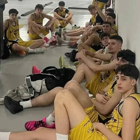 Πόλεμος στη Μέση Ανατολή: Έφτασε στην Ελλάδα η Κ18 του Άρη μετά τον εγκλωβισμό στο Αμπού Ντάμπι