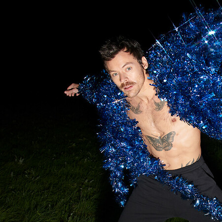 Ο Harry Styles ανοίγει τη νέα του εποχή με ένα άλμπουμ και ένα Netflix special