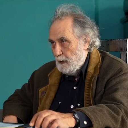 Κώστας Αρζόγλου: «Στην Έλλη Λαμπέτη έλαχε να μου ανακοινώσει ότι η μάνα μου είχε πνιγεί»