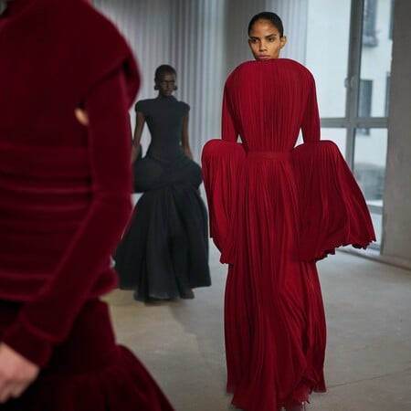 Licence to Play Ή Παίζοντας (σκληρά) με τη μόδα.