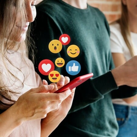 «Τα social media δεν δημιουργούν τον ναρκισσισμό, τον εκμεταλλεύονται»