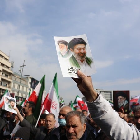 ΜΟΤΖΤΑΜΠΑ ΧΑΜΕΝΕΙ ΤΡΑΥΜΑΤΙΑΣ ΠΟΛΕΜΟ