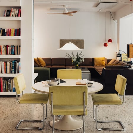 ΕΠΕΞ Ένα σπίτι όπου τα μπάνια έχουν πρωταγωνιστικό ρόλο/Ένα σπίτι με το γούστο του καλλιτέχνη και όλα φτιαγμένα από τον ίδιο