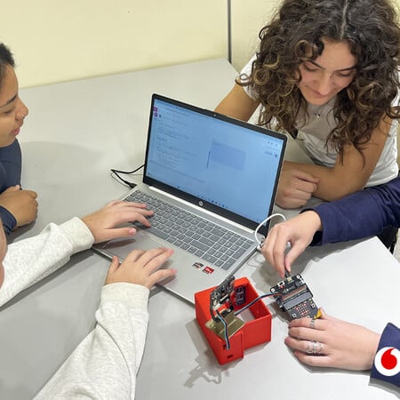 Οι μαθητές και οι μαθήτριες που αξιοποιούν την τεχνολογία ως εργαλείο φροντίδας