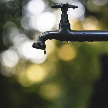 ΝΕΡΟ ΑΙΓΙΝΑ ΒΛΑΒΗ