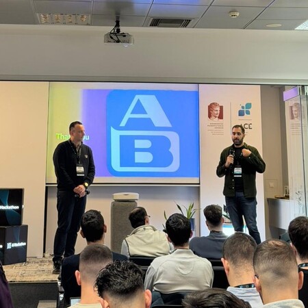 Η ΑΒ Βασιλόπουλος στηρίζει το AI Hackathon 2026