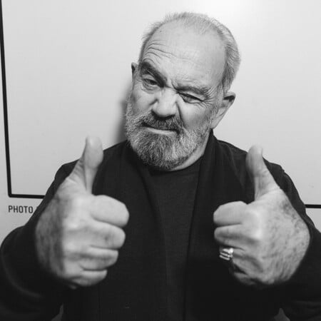 Ερρίκος Λίτσης: «Τρώμε ποπκόρν και βλέπουμε να ρίχνουν πυραύλους»