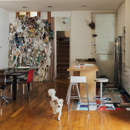 Ένα υβριδικό σπίτι στα Εξάρχεια, όπου η έννοια του νοικοκυριού αλλάζει/Ένα υβριδικό νοικοκυριό στα Εξάρχεια