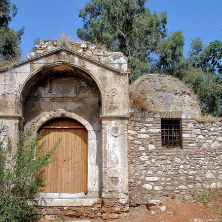 Αποκαθίσταται ο Μεντρεσές Αθηνών, το ιστορικό διατηρητέο μνημείο