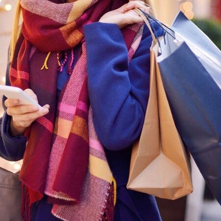 Πάσχα 2026: Ποια Κυριακή είναι ανοιχτά τα καταστήματα - Το ωράριο λειτουργίας