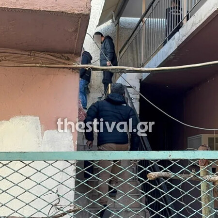 Θεσσαλονίκη: Η σορός της 59χρονης βρέθηκε με ζώνη δεμένη στον λαιμό, χωρίς ρούχα και τραύματα στο πρόσωπο