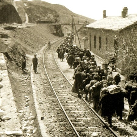 ΥΠΠΟ - Λίνα Μενδώνη: «Σταθμός Καρυάς, τόπος μνήμης, ιστορικής αλήθειας και ανθρώπινης αξιοπρέπειας»