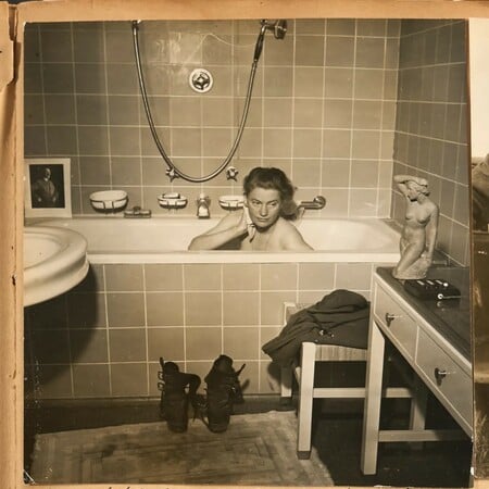 Ανάμεσα στο απόλυτο κακό και την αδιανόητη λάμψη: οι αδημοσίευτες φωτογραφίες της Λι Μίλερ και του Σέσιλ Μπίτον