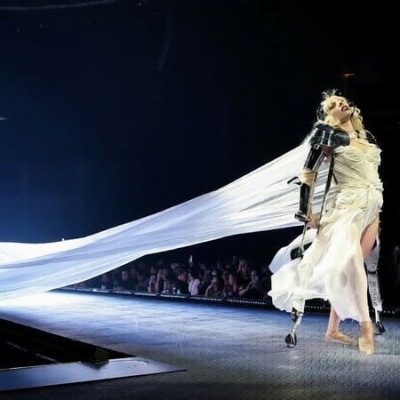 Η Lady Gaga ακύρωσε το τρίτο live της στο Μόντρεαλ λόγω λοίμωξης του αναπνευστικού