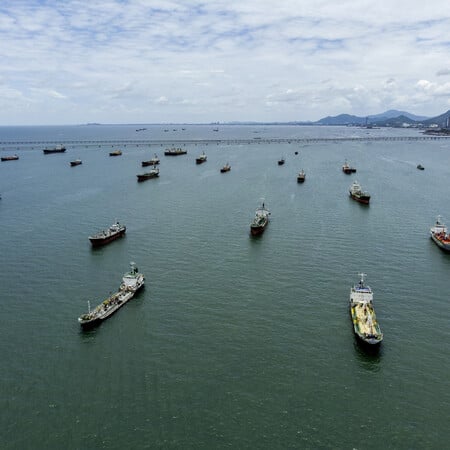 ΙΡΑΝ ΦΡΟΥΡΟΙ ΤΗΣ ΕΠΑΝΑΣΤΑΣΗΣ ΣΤΕΝΑ ΤΟΥ ΟΡΜΟΥΖ