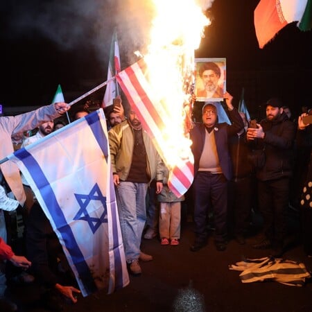 ΤΕΧΕΡΑΝΗ ΠΑΝΗΓΥΡΙΣΜΟΙ ΚΑΤΑΠΑΥΣΗ ΠΥΡΟΣ