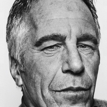 Τι βλέπει ένας φωτογράφος όταν κοιτάζει τόσο κοντά την εξουσία;