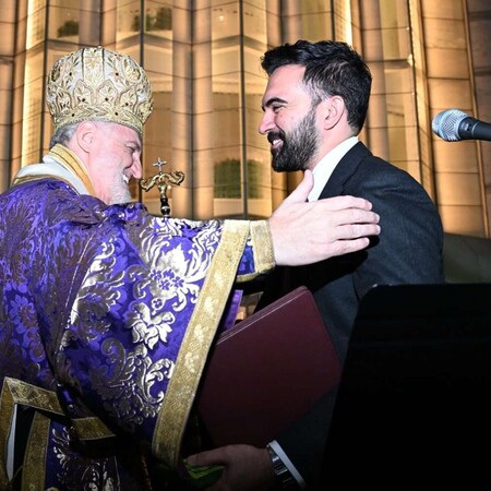 Η δημοφιλία του Zohran Mamdani παραμένει εντυπωσιακή, 100 μέρες μετά την εκλογή του