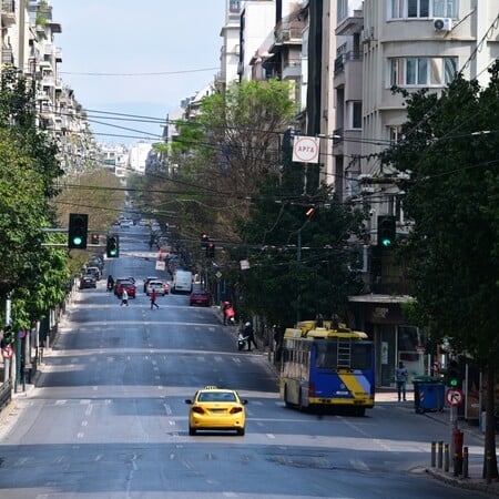 ΛΕΩΦΟΡΕΙΑ ΤΡΟΛΕΙ ΜΕΤΡΟ ΤΡΑΜ ΠΩΣ ΚΙΝΟΥΝΤΑΙ