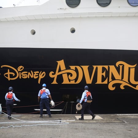 DISNEY ΑΠΟΛΥΣΕΙΣ