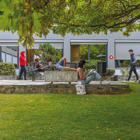 Το Εκπαιδευτικό Ίδρυμα Αττική Παράδοση δίνει τρεις υποτροφίες για σπουδές στο μεταναστευτικό ζήτημα