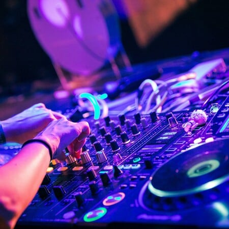 Bolivar Beach Club Opening: Επιστρέφει πιο δυνατό από ποτέ με Oliver Huntemann και Gioli & Assia