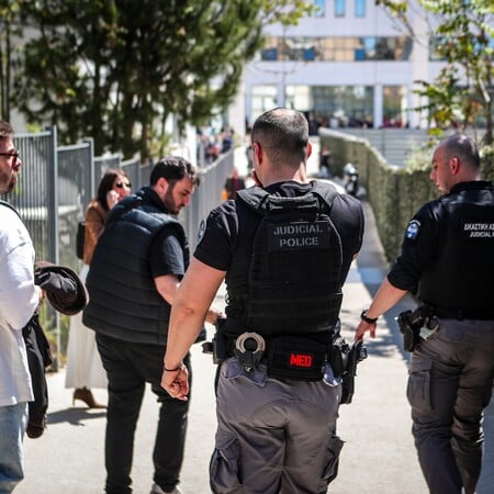 ΠΥΡΟΒΟΛΙΣΜΟΙ ΕΙΡΗΝΟΔΙΚΕΙΟ ΕΦΚΑ ΚΕΡΑΜΕΙΚΟΣ