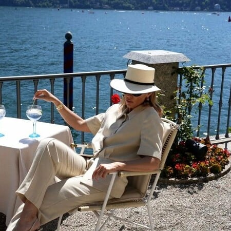 Η Βάσια Κωσταρά με το Bombay Sapphire στο Grand Prix 2026 της E1 στη Villa d’Este
