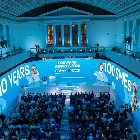 Η Allwyn Hellas γιόρτασε τα 10 χρόνια του προγράμματος Forward με 100 επιχειρήσεις στην οικογένειά του