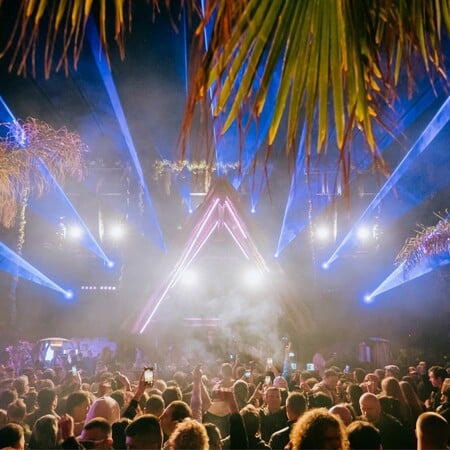 Bolivar Beacch Club - Το πιο ξεχωριστό open-air dancefloor της Αθήνας γράφει ξανά ιστορία!
