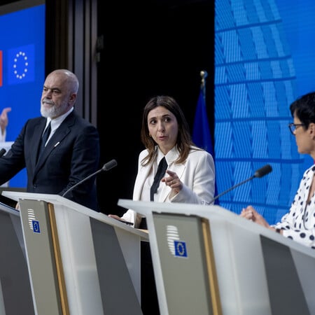 ΑΛΒΑΝΙΑ ΕΕ ΕΥΡΩΠΑΪΚΗ ΕΝΩΣΗ ΕΝΤΙ ΡΑΜΑ