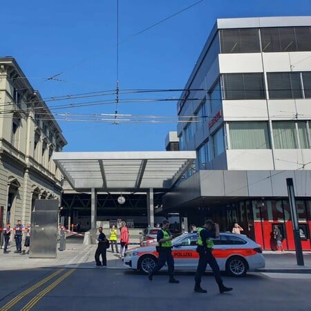 ΕΛΒΕΤΙΑ ΕΠΙΘΕΣΗ ΜΕ ΜΑΧΑΙΡΙ 