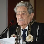 Κώστας Αξελός: «Για μας δεν υπήρχε ιερό και όσιο»