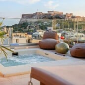 Athens View Balcon: Μεσογειακή κουζίνα στον 7ο όροφο του Elia Ermou Hotel